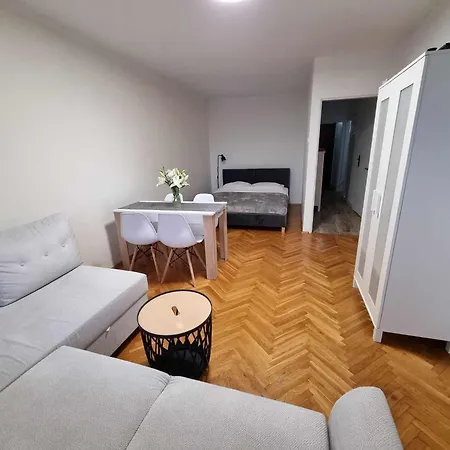 Apartament Piastowska100 Apartment